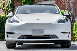 2023รถซีดานไฟฟ้า7-Seater ระยะไกลรุ่น Tesla Y พร้อมมอเตอร์คู่ที่ไม่มีการปรับแต่งหนังแสง R19ซ้ายอัตโนมัติ - Product Image 3