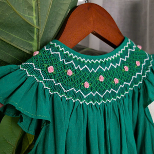 Vestido de lino suave hecho a mano para niñas pequeñas, estilo informal para el primer cumpleaños de niños pequeños, OEM hecho en Vietnam - Product Image 1