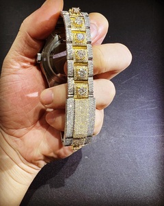 Montre Quartz de Luxe Bicolore Mouvement Automatique Lunette Or Jaune VVS Moissanite Diamant Complet pour Cristal de Glace Acier Inoxydable - Product Image 3