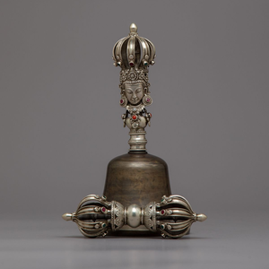 Ensemble cloche bouddhiste tibétain en bronze, dorje et poignard rituel phurba, artisanat traditionnel, aux prix de gros. - Product Image 5