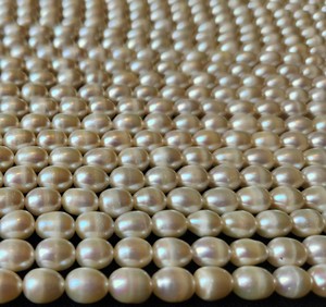Riz indien de haute qualité brins de perles dorées naturel non traité blanc eau douce changement de couleur perles en vrac fabrication de bijoux Rudra - Product Image 6