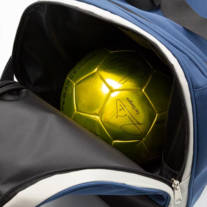 Sac de rangement de style duffle personnalisé pour équipes sportives, directement de l'usine, pour football, basketball et multisports, en polyester Oxford imperméable - Product Image 5