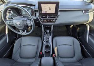 Corolla SUV Cross XLE 2024 Usado, Asientos de Cuero, Volante a la Izquierda, Caja de Cambios Automática, Cámara Trasera, Llantas de Aleación R17, Techo Panorámico - Product Image 4
