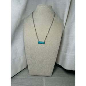 Collier en turquoise Kingman et argent sterling, fabriqué par les Navajo, idéal pour les occasions de cadeaux - Product Image 3