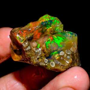 Excellent Top Multi Feu Naturel Éthiopien Opale Jouer Feu Couleur Huile Rugueux Pierres Précieuses En Vrac Faire Des Femmes Bijoux En Argent En Gros - Product Image 1