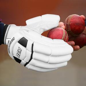 ถุงมือคริกเก็ตตีรุ่น RSM สีขาวขนาดผู้ใหญ่ - Product Image 3