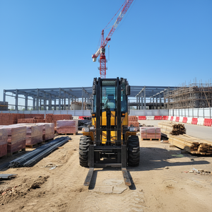 Geländegängiger Diesel-Gabelstapler 3 Tonnen 3,3m Hubhöhe 4WD Geländestapler für Landwirtschaft und Bau Großhandel - Product Image 2