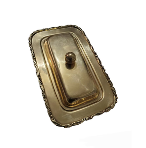 El hermoso tazón de dátiles de metal de color dorado de Oriente Medio no es solo para servir también para mostrar su herencia maravillosamente. - Product Image 3