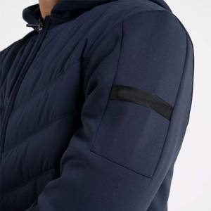 Chaqueta híbrida para hombre de alta calidad con paneles aislados y tela transpirable para una comodidad para todo tipo de clima - Product Image 4