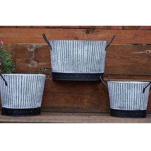 Pot de fleur décoratif en métal de nouvelle qualité utilisé pour la maison et le jardin Pot de jardinière taille personnalisée fait à la main en vrac - Product Image 1