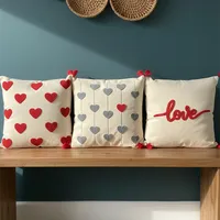 Offre Spéciale Saint-Valentin : Ensemble de 3 Housses de Coussin en Tissu de Coton Brodé avec Fermeture Éclair Discrète, 43x43 cm, Motif Cœur Rouge Amour