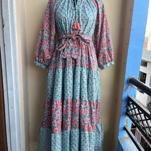 Maxi vestido informal de algodón con estampado floral para mujer, colores de bloque con cuello Halter, manga larga escalonada con bolsillos de talla grande - Product Image 1