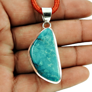 Bijoux de pierre de naissance de décembre en argent sterling 925 Turquoise naturelle en forme de cabochon en forme de pendentif unique Fabricant en gros - Product Image 1