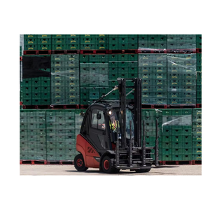 Perrierr Bouteille en verre d'eau pétillante citronnée Eau pétillante naturelle pure Perrierr Eau minérale gazéifiée - Product Image 1