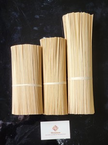 Bâtons de bambou ronds du Vietnam écologiques de qualité supérieure pour encens Agarbatti 30cm partie entière d'utilisation extérieure - Product Image 5