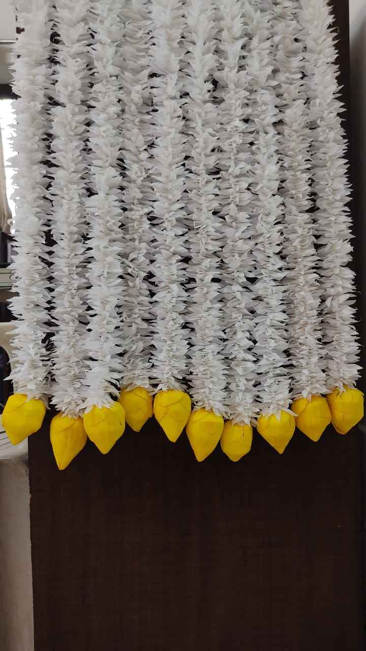 สีเหลือง