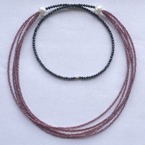 สร้อยคอลูกปัดหลายเส้นสำหรับพลอยสีแดงปั่นด้ายสีดำธรรมชาติ2มม. 4มม. พร้อมสร้อยคอเครื่องประดับลูกปัดมุกขายส่งผู้หญิง - Product Image 2