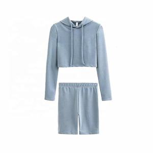 Printemps Croptop Deux Pièces Jogger Ensemble Survêtement Femmes Logo Personnalisé Brodé Shorts Survêtement Pour Femmes USA - Product Image 2