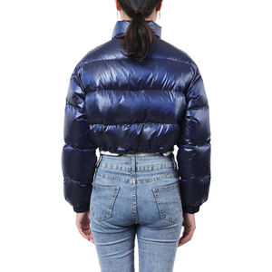 แจ็คเก็ตพัฟเฟอร์แบบมีฮู้ดบุขนสั้นสำหรับผู้หญิง ขายส่ง แบบซิป ทรงบอมเบอร์ กันน้ำ ใส่ได้สองด้าน สำหรับฤดูหนาว ปี 2026 - Product Image 6