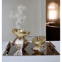Quemador chapado en oro con el último patrón único, centro de mesa, quemador de incienso aromático para el hogar y suministros de soporte a bajo precio