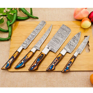 Ensemble de 5 couteaux de cuisine en acier damassé faits à la main avec poignée ergonomique antidérapante conçue pour les cuisines commerciales et domestiques - Product Image 2