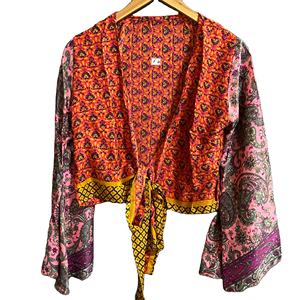 Top corto de seda pura hecho a mano para mujer, venta al por mayor, camisa de manga corta acampanada con corbata en V profunda, ropa de verano informal, características transpirables - Product Image 1