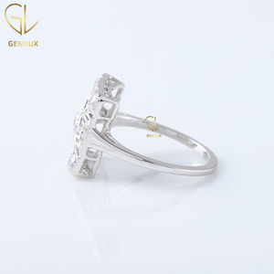 แหวนเพชรโมอิสทรงกลมโมอิสซานิตี้ทรงสี่เหลี่ยมแหวนหมั้นดีไซน์ทันสมัยใหม่ - Product Image 3