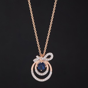 Collier à pendentif en or massif 14 carats avec moissanite et diamant avec or rose élégant et saphir bleu brillant pour les mariages et les fêtes - Product Image 3