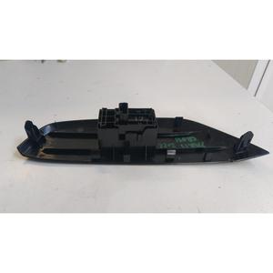 แผงปุ่มด้านหน้าขวา TOYOTA Yaris Cross Series (20>) รุ่น 74231-K0080 M15A-FXE - Product Image 2