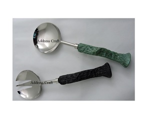 Serveur à salade en acier inoxydable et résine de style dernier cri Ustensiles de cuisine avec logo personnalisé Vaisselle Poignée verte et noire et argent - Product Image 1