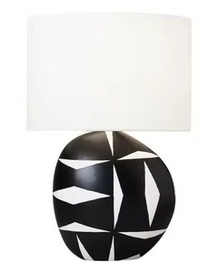 Lampe de table contemporaine en fer pour le style de maison Lumière de chambre à coucher moderne Éclairage de bureau artistique en métal élégant - Product Image 6