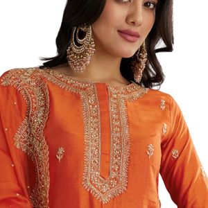 Abito Sharara in seta arancione con paillettes Dana tagliate e Organza Dupatta abito tradizionale da festa per le signore - Product Image 5
