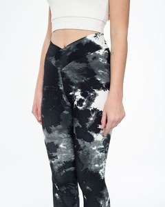 Leggings de yoga cómodos con cintura elástica para mujer, para gimnasio de yoga y ropa informal diaria con tela elástica suave y diseño elegante - Product Image 1