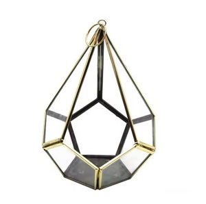 Lanterne suspendue à bougie de conception attrayante Lanternes modernes en métal et en verre accrocheuses pour la décoration au prix de gros - Product Image 1