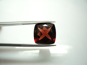 Qualité d'exportation 100% grenat rouge naturel taille calibrée en vrac pierre précieuse certifiée coussin à facettes coupe bijoux en vrac faisant des pierres - Product Image 3