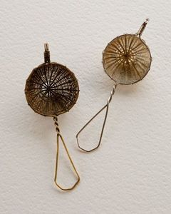 Passoire à thé moderne en laiton tissé à mailles fines avec cuillère pour accessoires de cuisine et de thé disponibles à bas prix - Product Image 6