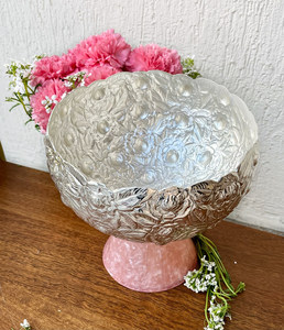 Artículos japoneses Diseño superior Último jarrón de resina Cuencos para utensilios de cocina Hogar Hotel Restaurante Fechas Frutas Cuencos de metal plateado hechos a mano - Product Image 6