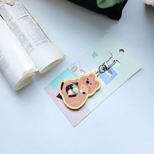 Kiki quokka พวงกุญแจอะคริลิคสีน้ำตาล - Product Image 5