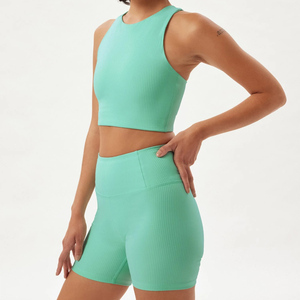 Soutien-gorge de sport simple à maintien élevé et col en U personnalisé pour femmes, idéal pour la gym, le fitness, le yoga et l'entraînement, respirant, bretelles convertibles, fabriqué au Pakistan - Product Image 6