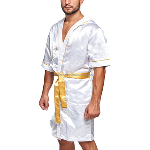 Peignoirs de boxe en satin personnalisés en gros, à capuche, pour la marche au ring, légers et de qualité supérieure - Product Image 1