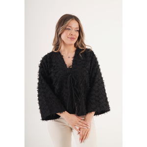 Kimono Negro con Flecos Completos y Cinturón para Mujer, por LUSTRIN - Prenda Exterior Elegante de Poliéster para Uso Casual y Tradicional - Product Image 1