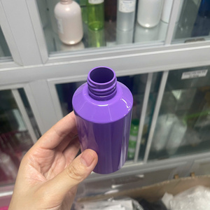 Botellas de champú y acondicionador de plástico PET con etiqueta privada personalizada, botella de loción PET de embalaje de lujo de fábrica de Vietnam - Product Image 2