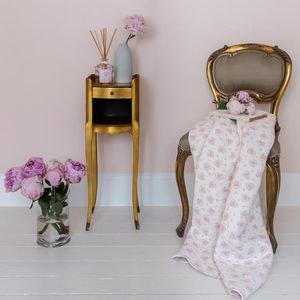 Table de chevet élégante en teck massif doré Royanne - Product Image 4