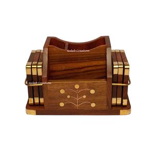 Ensemble de sous-verres multifonctionnels en bois de manguier, design carré classique et écologique, support de cuillère à mouchoirs pour la cuisine, la salle à manger et la table. - Product Image 3