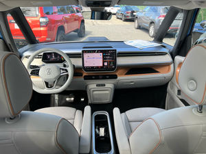 Clean Blue 2025 Volkswagen ID.Buzz รุ่นที่ 1 ระบบขับเคลื่อน 4Motion เครื่องยนต์ไฟฟ้า พวงมาลัยซ้าย เบาะนั่งแบบปรับอุณหภูมิ ระบบนำทาง - Product Image 5