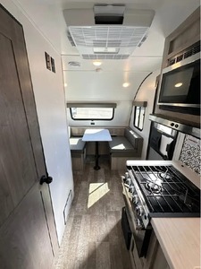 Vendeur vérifié pour le R-i-v-e-r-s-i-d-e Rv INT-REPID 165I 2024 à vendre - Product Image 6