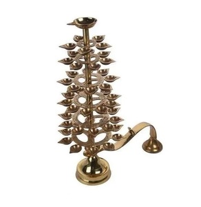 Latón personalizado Diwali Deepak para Puja/Pooja Diya Lámpara de aceite Deepam Deep Puja Martillado Nuevo diseño Producto más vendido. - Product Image 2