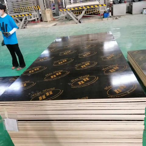 Fast Delivery Anti-Slip 15-18mm Thick E1 Formaldehyde Core Plywoods Film Faced Reusable 10 Times for Construction for Warehouses