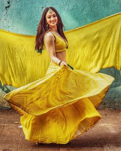 Especial Boda Lehengha Choli Con Dupata Por Fabzone - Product Image 1