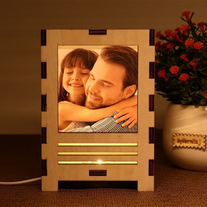 Bloc de lampe rectangulaire en bois sculpté en détail Veilleuses à LED avec cadeaux de style religieux pour les souvenirs des parents - Product Image 6
